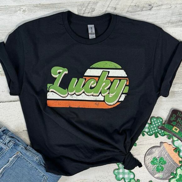 St. Patrick’s Day Lucky Medium T-Shirt Womens - Picture 1 of 6